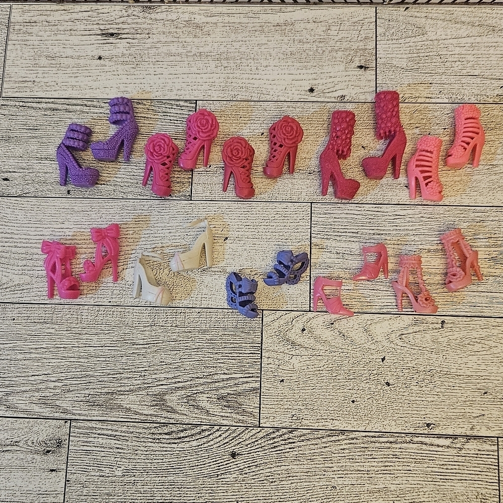 Mattel Barbie Accessories Lot Of Shoes 10 Pair Heels Multicolored Fashionista